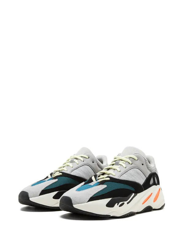 Adidas Yeezy Boost 700